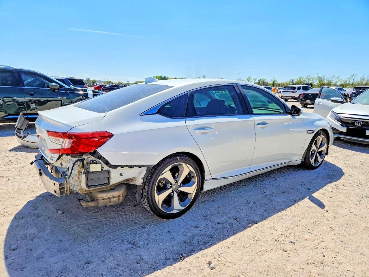 2020 Honda Accord Touring - Image 3