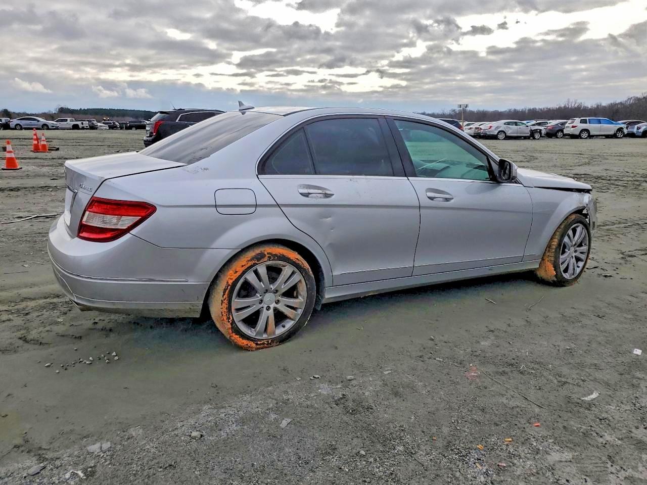 2009 Mercedes-Benz C 300 4Matic - Фото 3