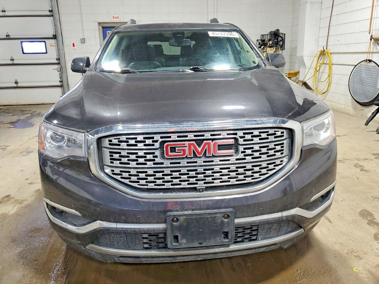 2017 GMC Acadia Denali - Фото 5