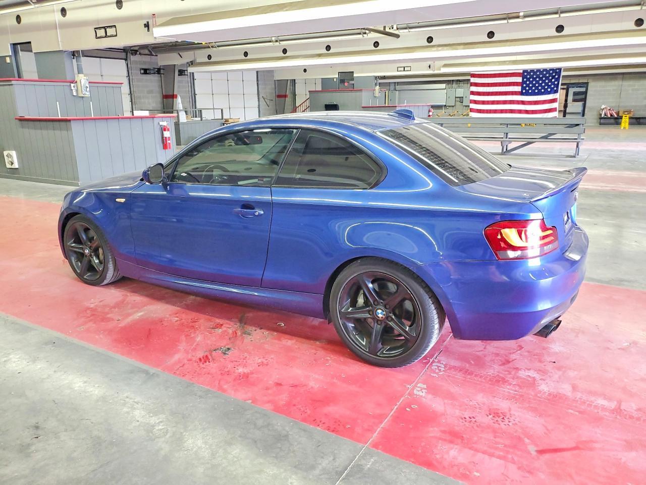 2010 BMW 135 I - Фото 2