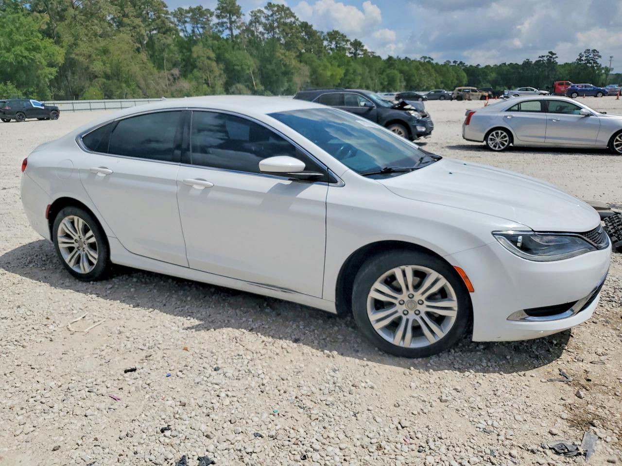 2015 Chrysler 200 Limited - Фото 4