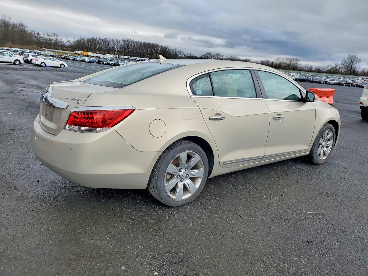 2010 Buick Lacrosse Cxl - Image 3