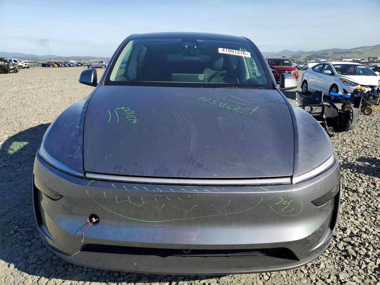 2026 Tesla Model Y - Фото 5