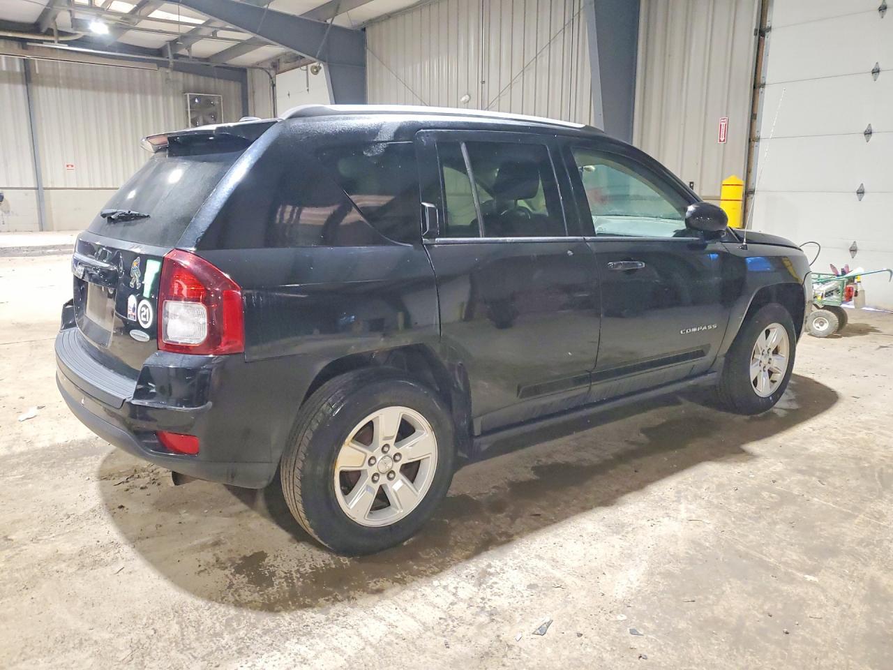 2017 Jeep Compass Latitude - Image 3