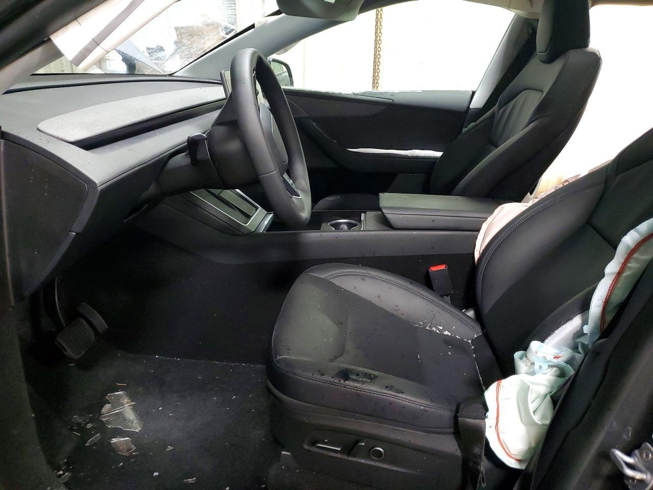 2026 Tesla Model Y - Image 7