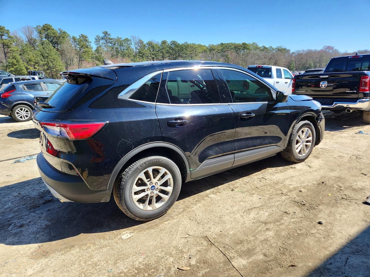 2022 Ford Escape Se - Фото 3
