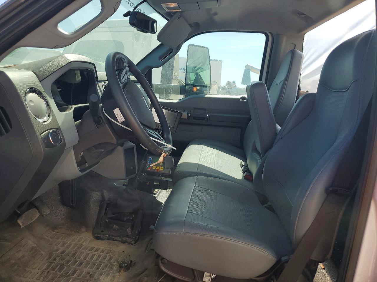 2025 Ford F750 Super Duty Flatbed Truck - Фото 7