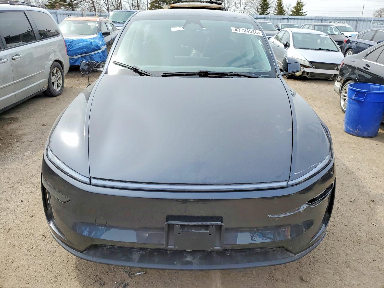 2026 Tesla Model Y - Фото 5