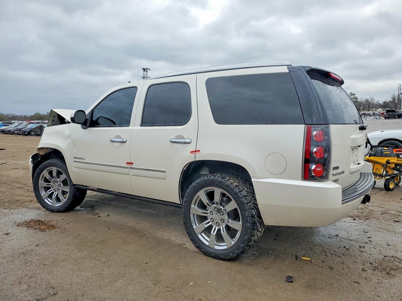 2012 GMC Yukon Denali - Фото 2