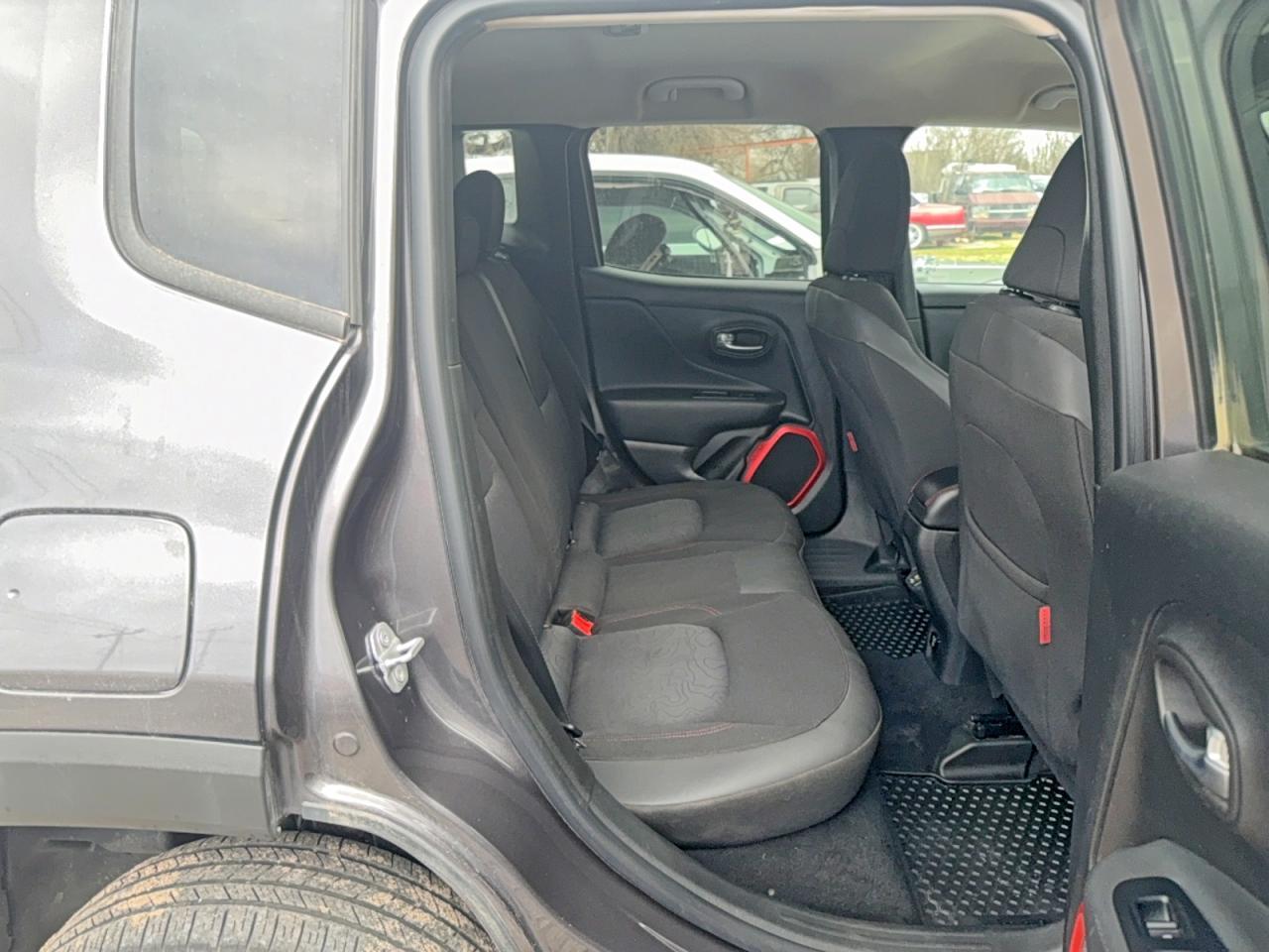 2018 Jeep Renegade Trailhawk - Image 6