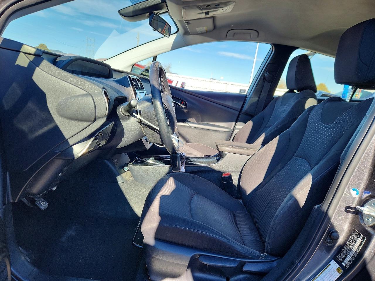 2017 Toyota Prius Prime Plus - Фото 7