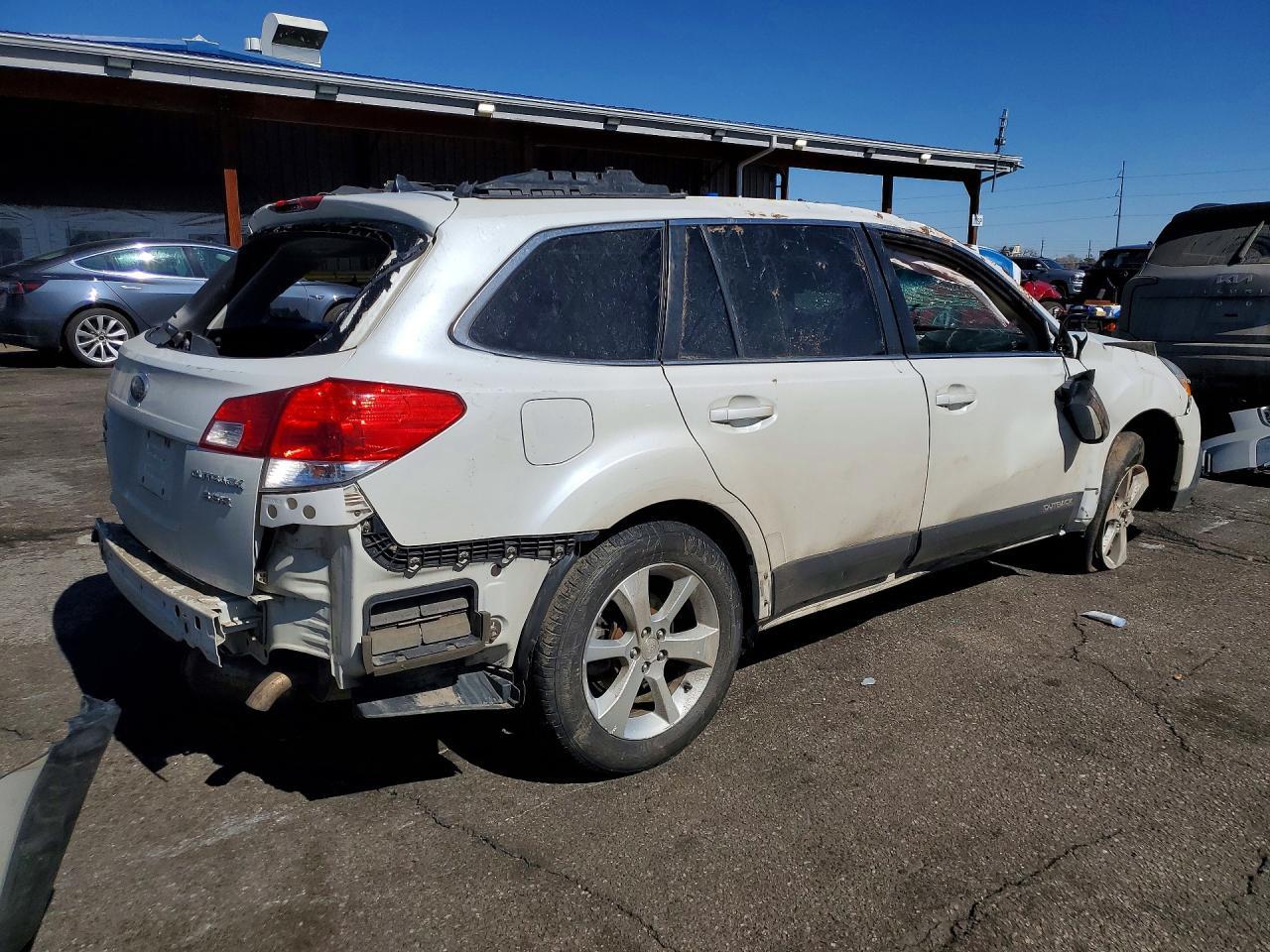 2014 Subaru Outback 3.6R Limited - Фото 3