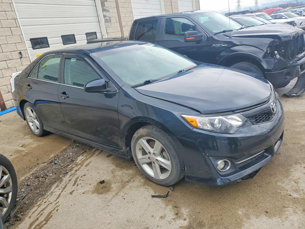 2013 Toyota Camry Se - Image 4
