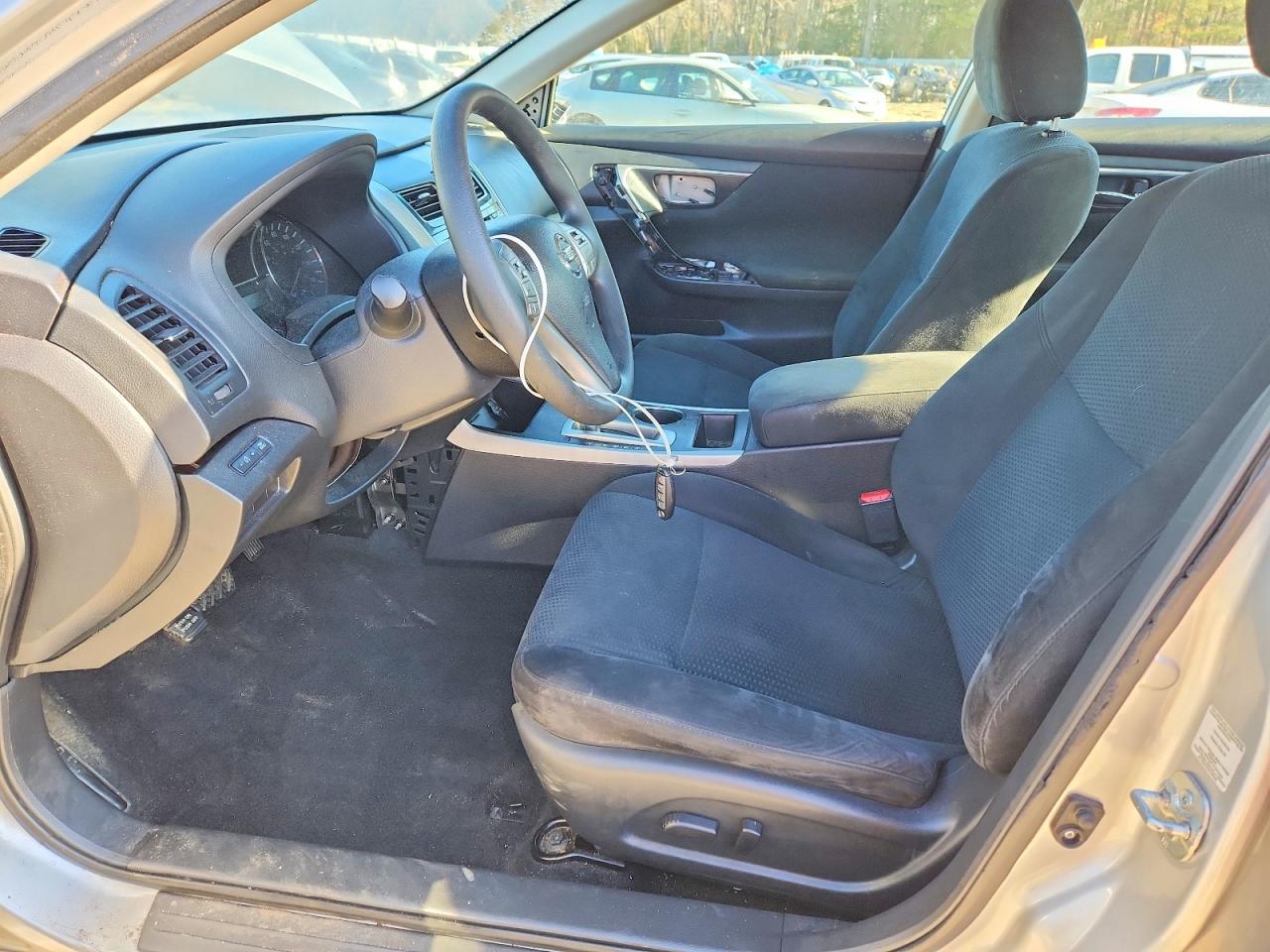 2015 Nissan Altima 2.5 S - Фото 7