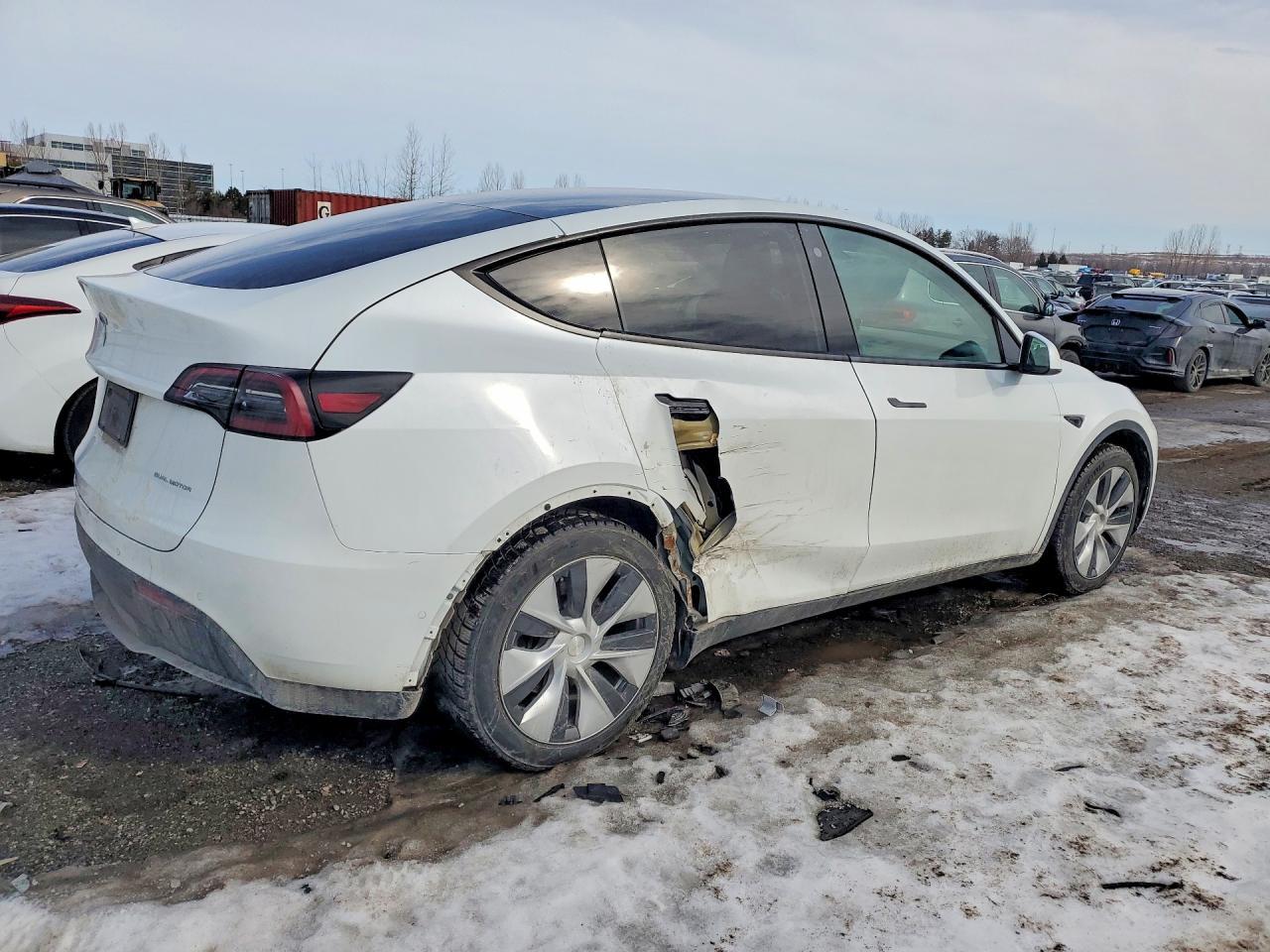 2022 Tesla Model Y - Image 3