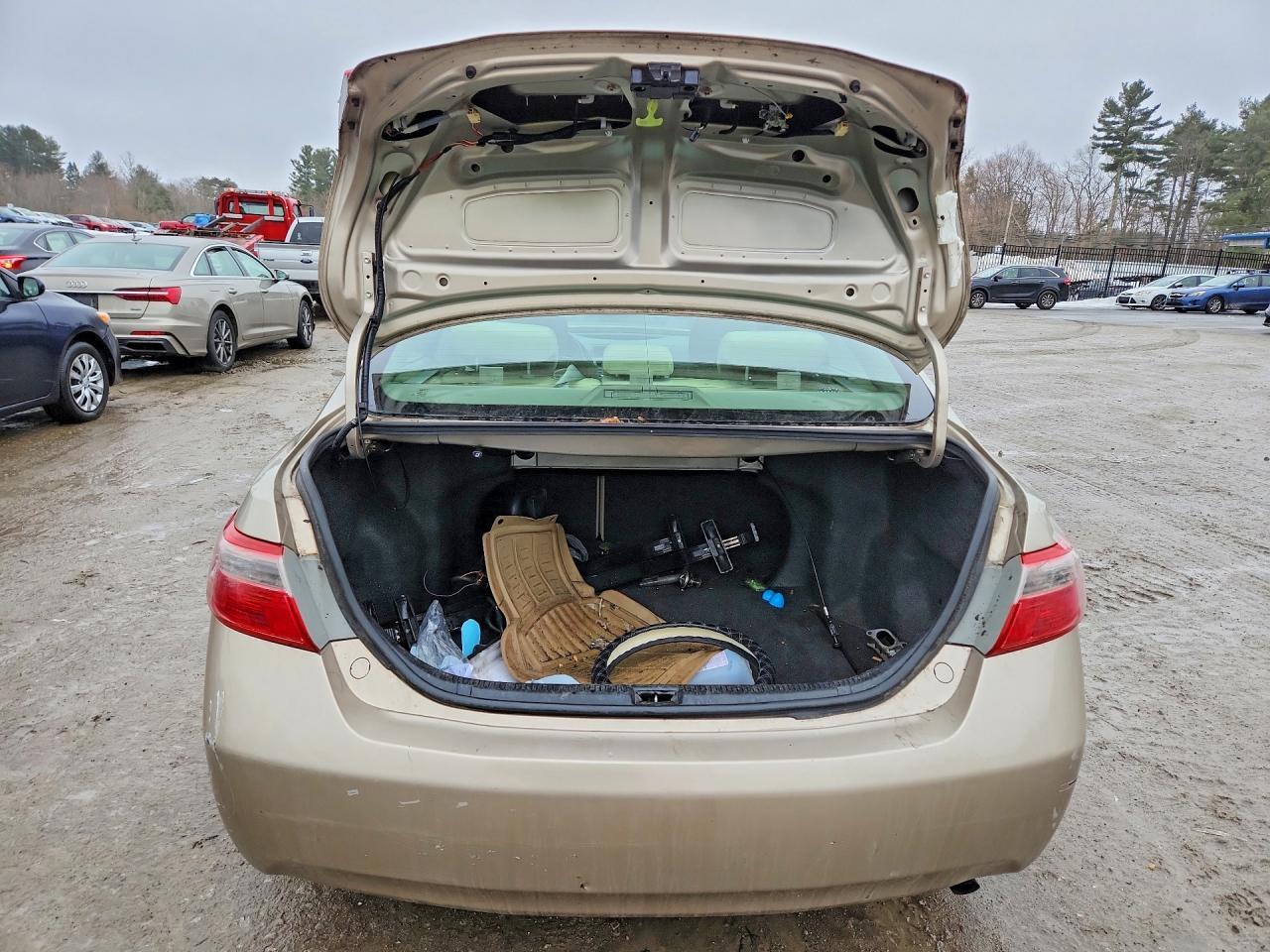 2008 Toyota Camry Le - Image 6