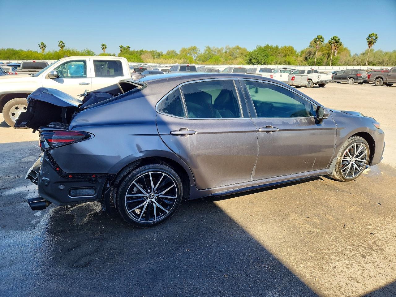 2024 Toyota Camry Se - Фото 3