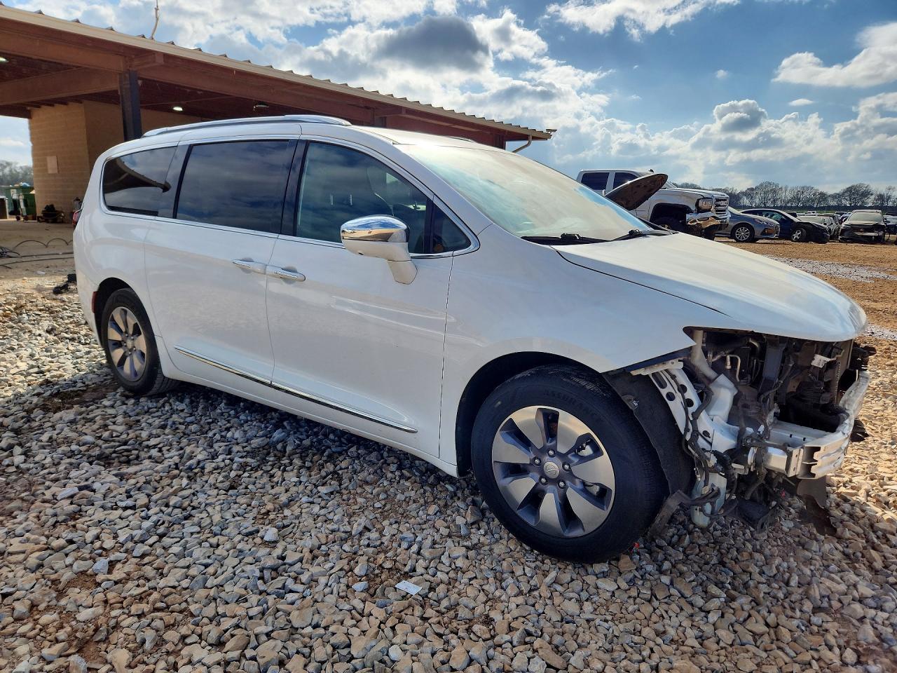 2020 Chrysler Pacifica Hybrid Limited - Image 4