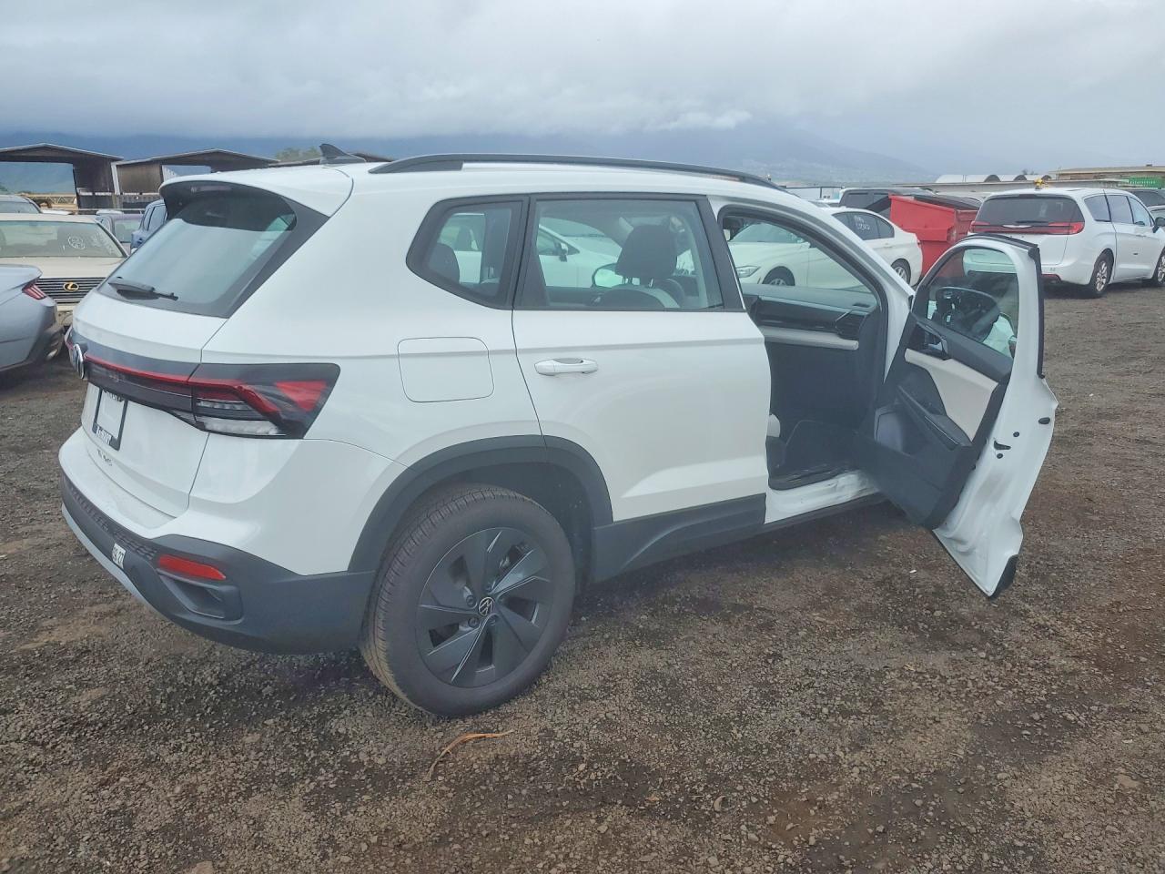 2025 Volkswagen Taos S - Фото 3