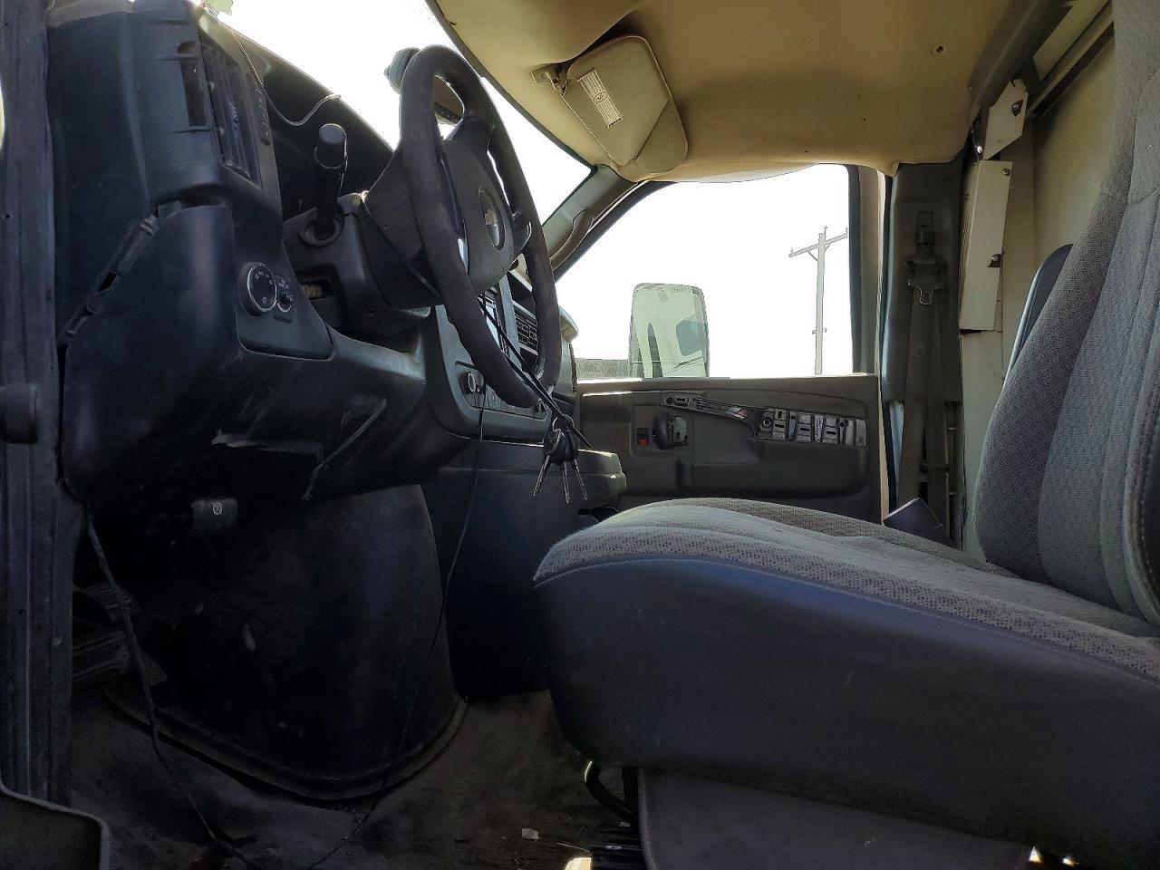 2014 Chevrolet Express Utility / Service Truck - Image 7