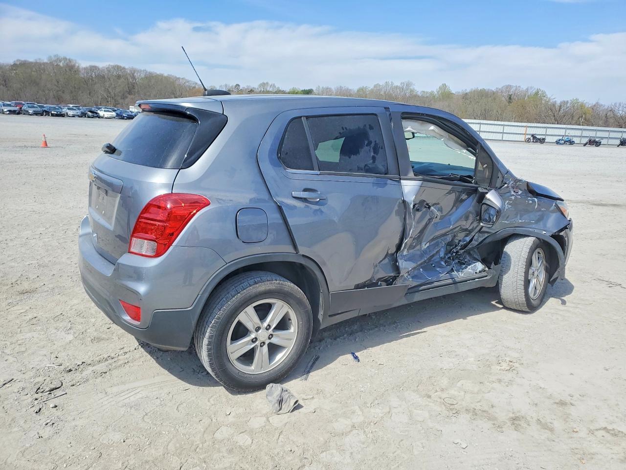 2020 Chevrolet Trax Ls - Фото 3