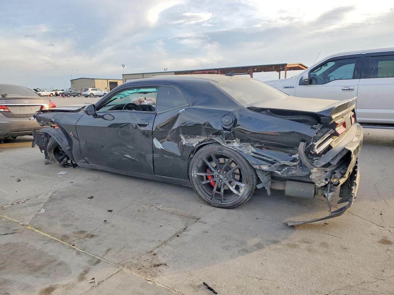 2022 Dodge Challenger R - Image 2