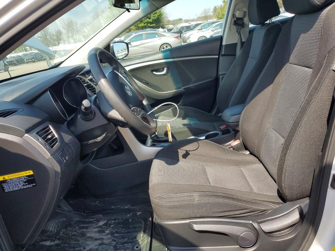 2016 Hyundai Elantra Gt Base - Image 7