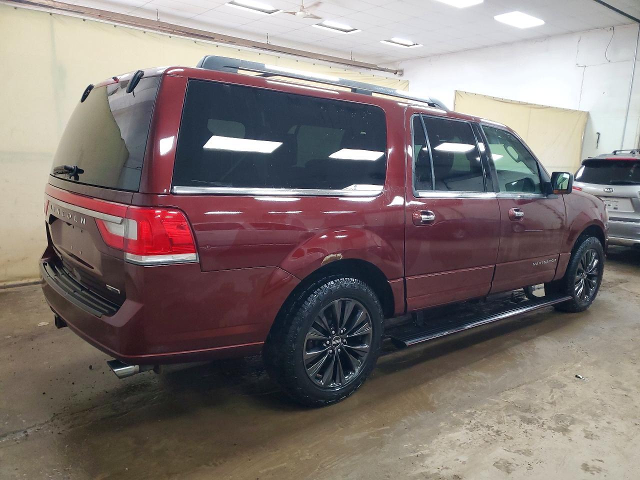 2015 Lincoln Navigator L - Фото 3