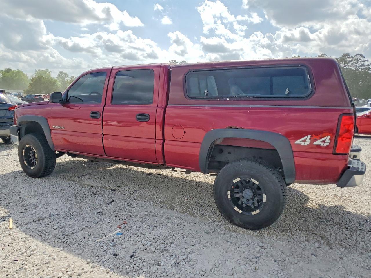 2004 Chevrolet Silverado K2500 Heavy Duty - Image 2