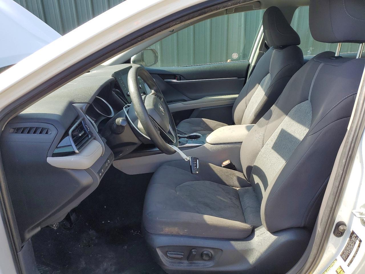 2022 Toyota Camry Le - Image 7