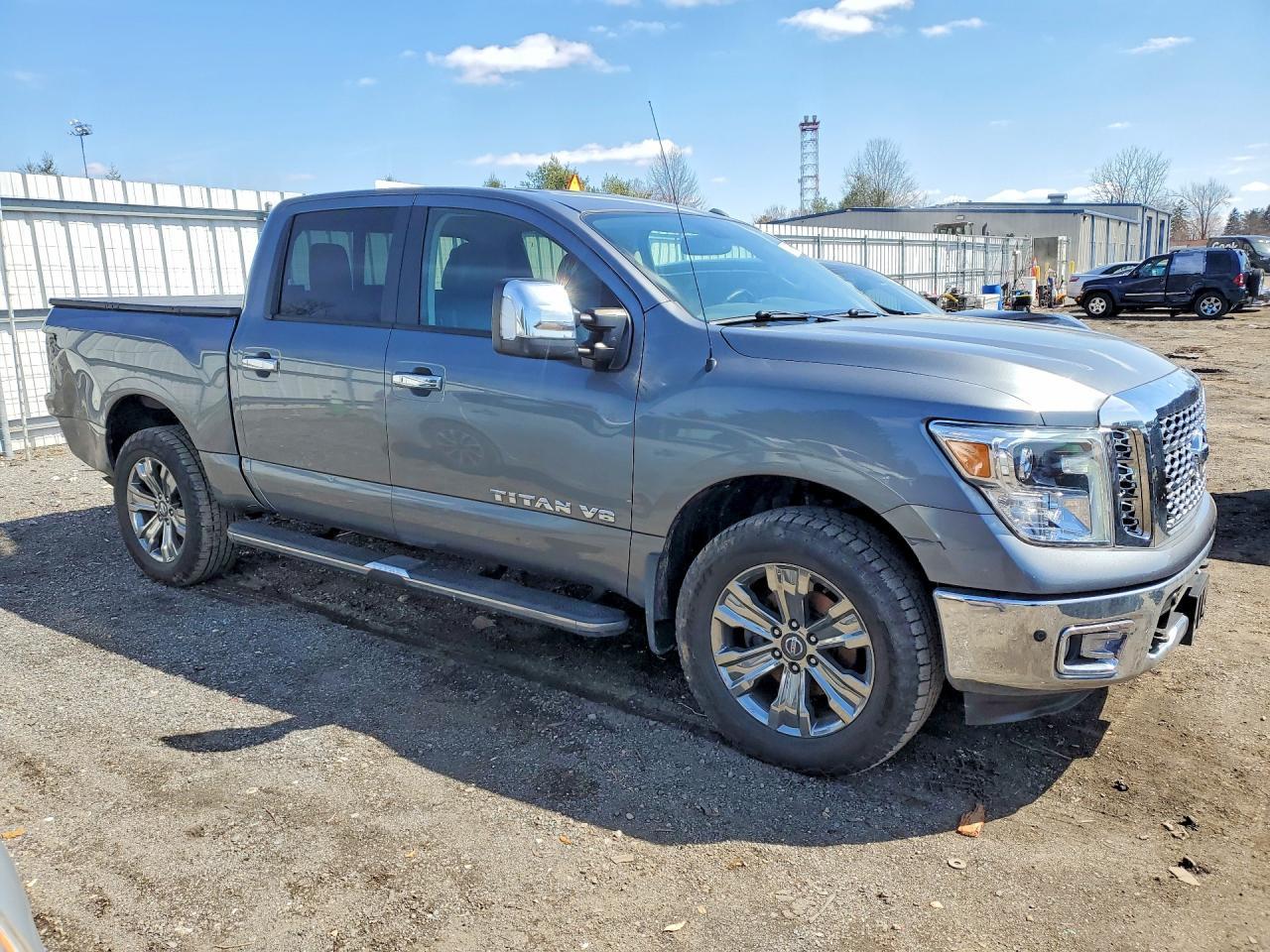 2018 Nissan Titan Sl - Image 4
