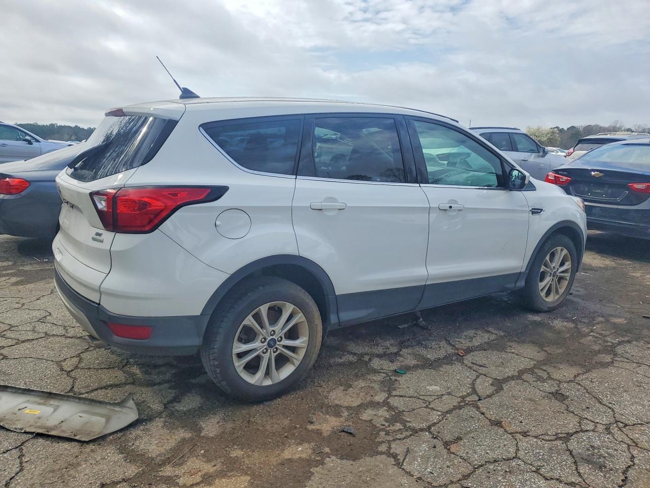 2019 Ford Escape Se - Фото 3