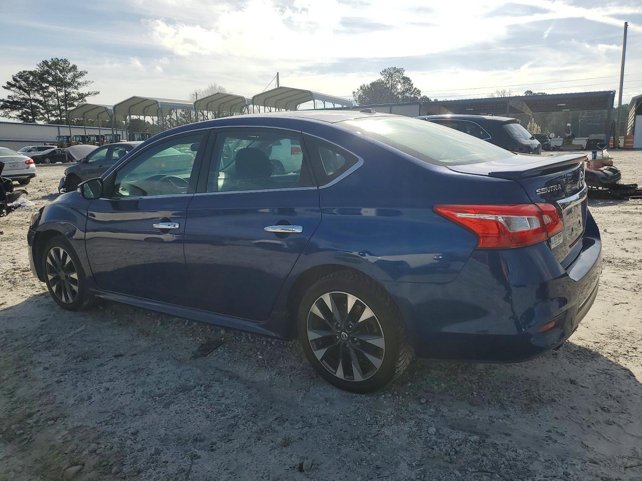2018 Nissan Sentra Sr - Image 2