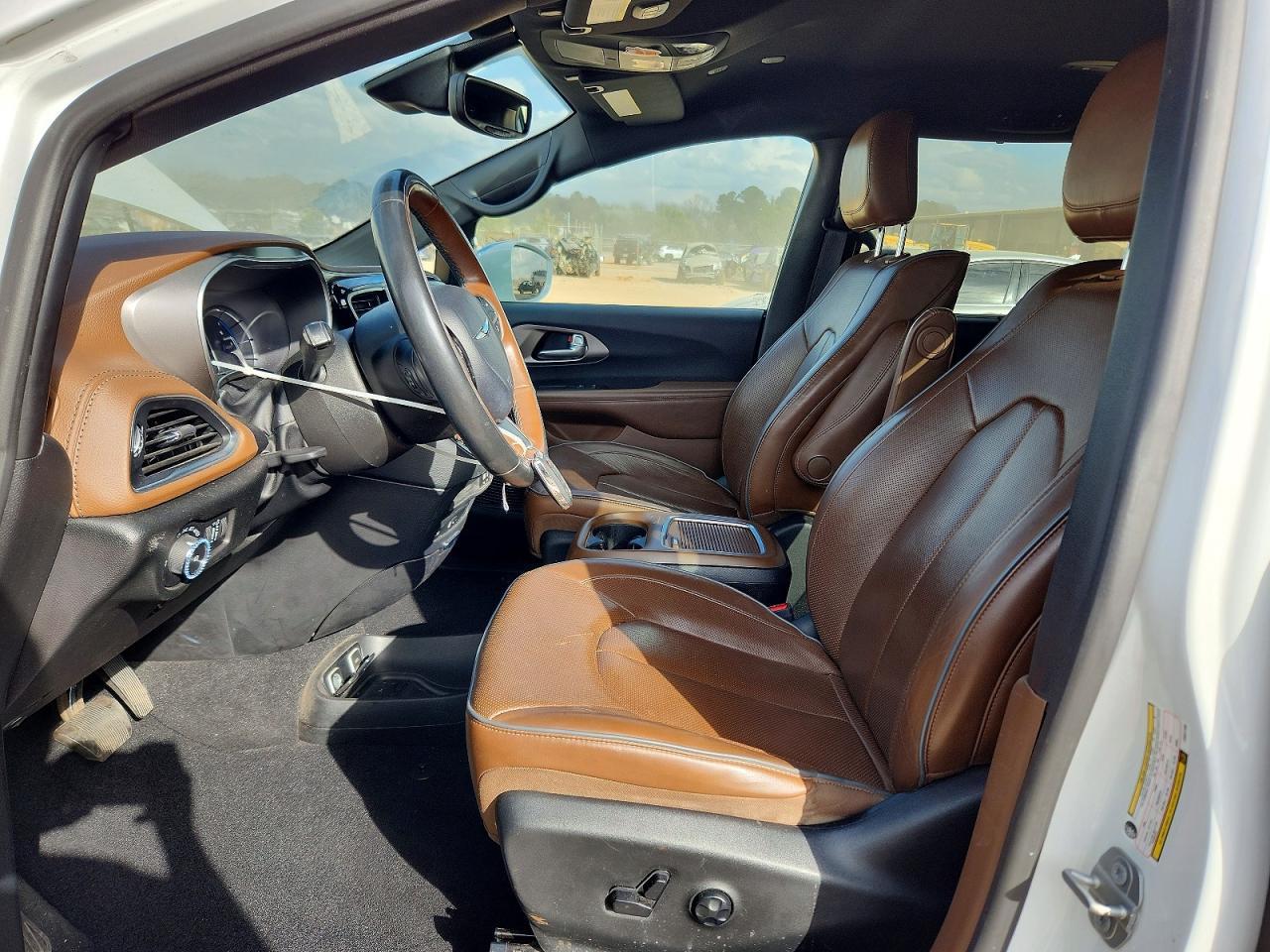 2020 Chrysler Pacifica Hybrid Limited - Image 7