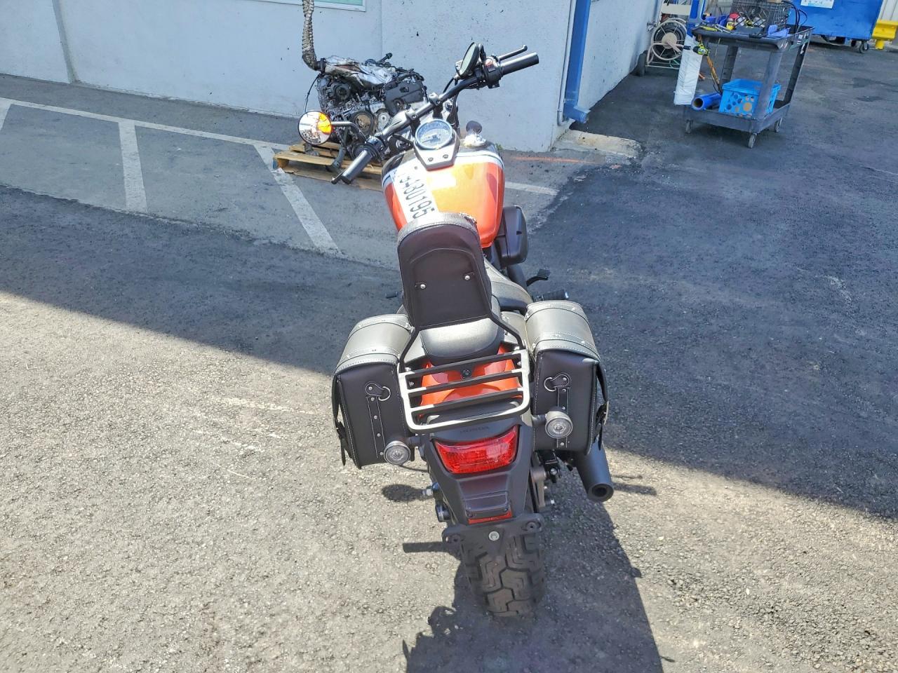 2025 Honda Vt750 C2B - Фото 4