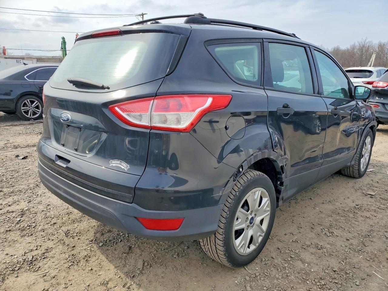 2014 Ford Escape S - Фото 3