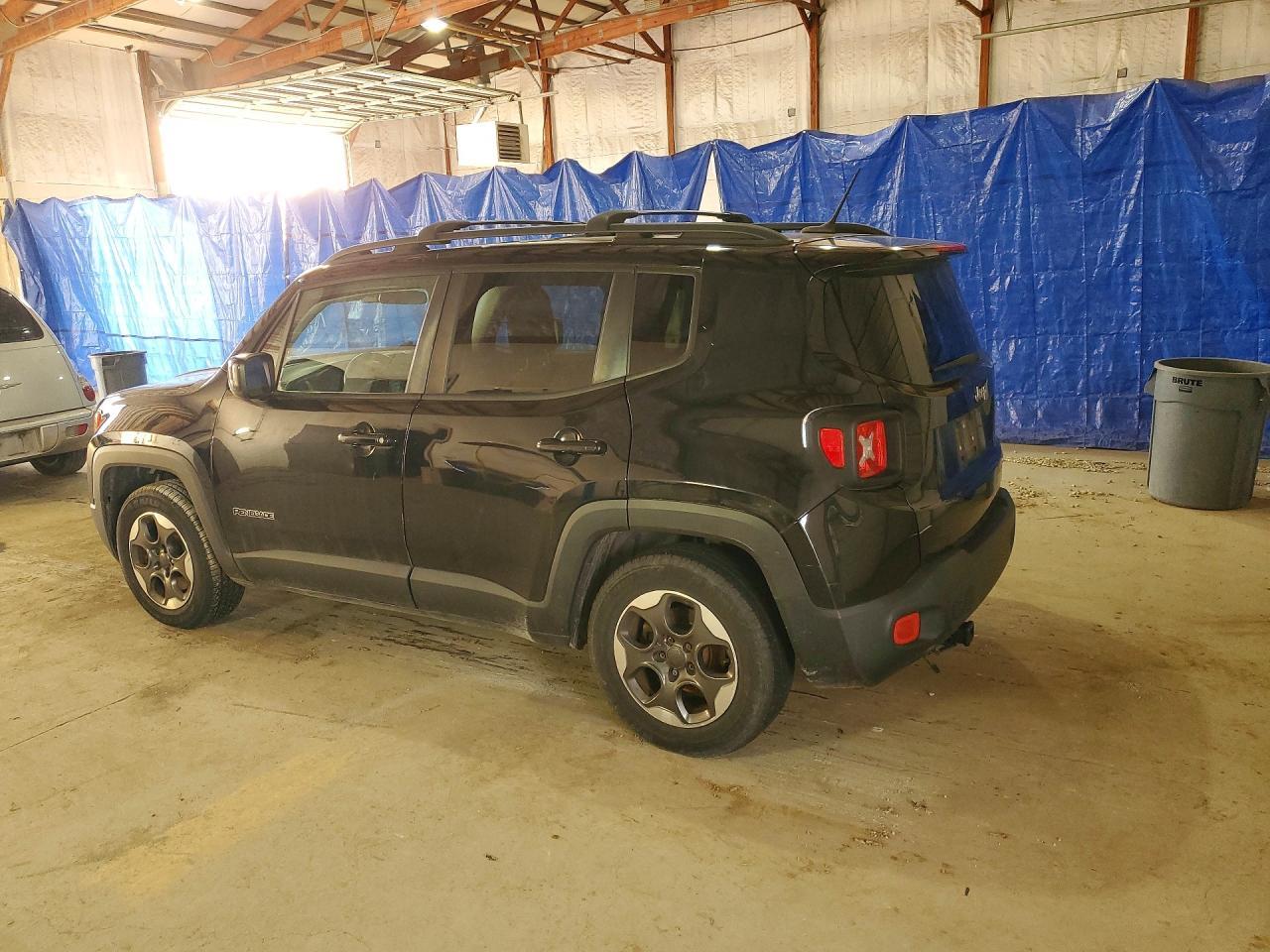 2015 Jeep Renegade Latitude - Фото 2