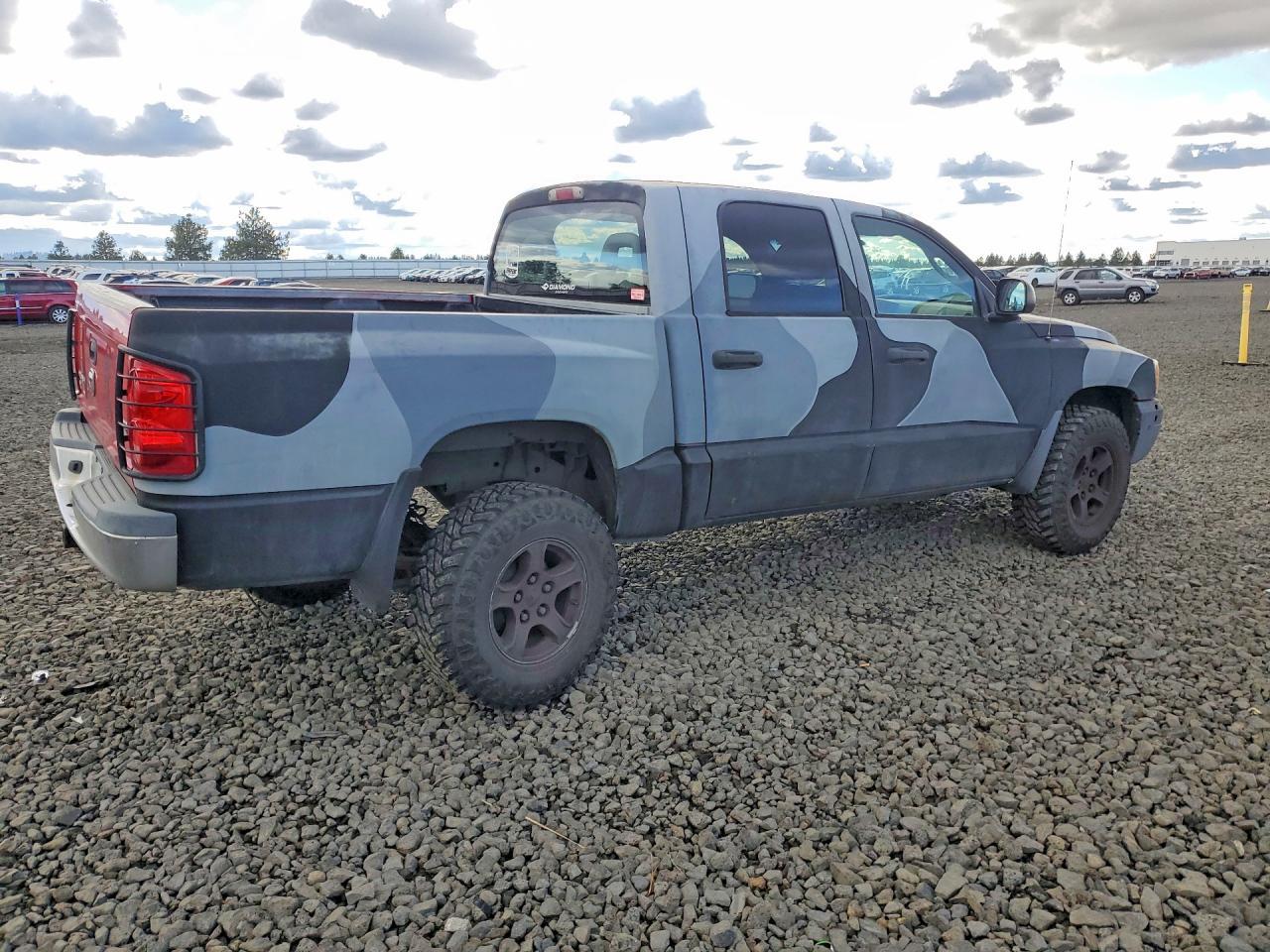 2005 Dodge Dakota Quad Slt - Image 3