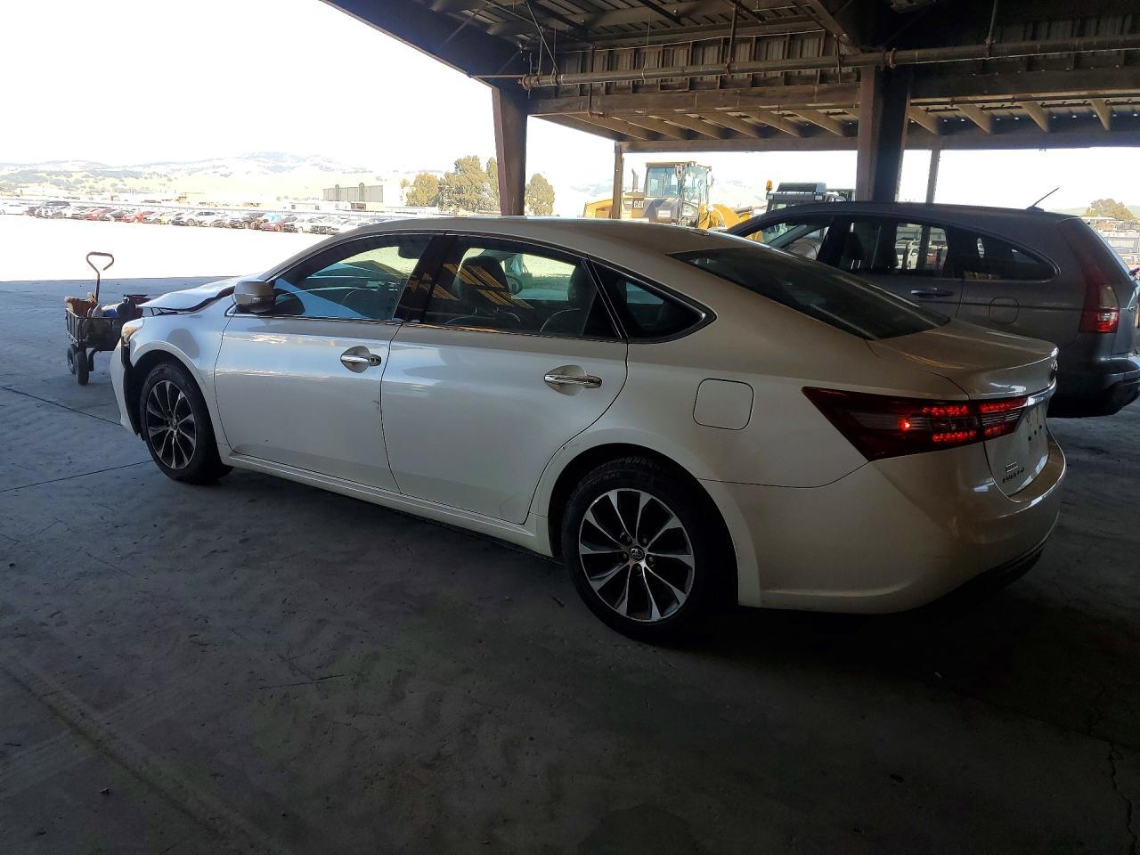 2016 Toyota Avalon Xle Premium - Фото 2