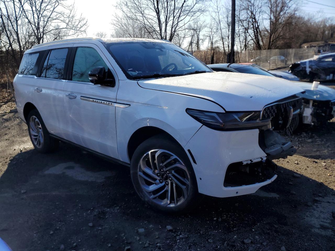 2025 Lincoln Navigator Reserve - Фото 4