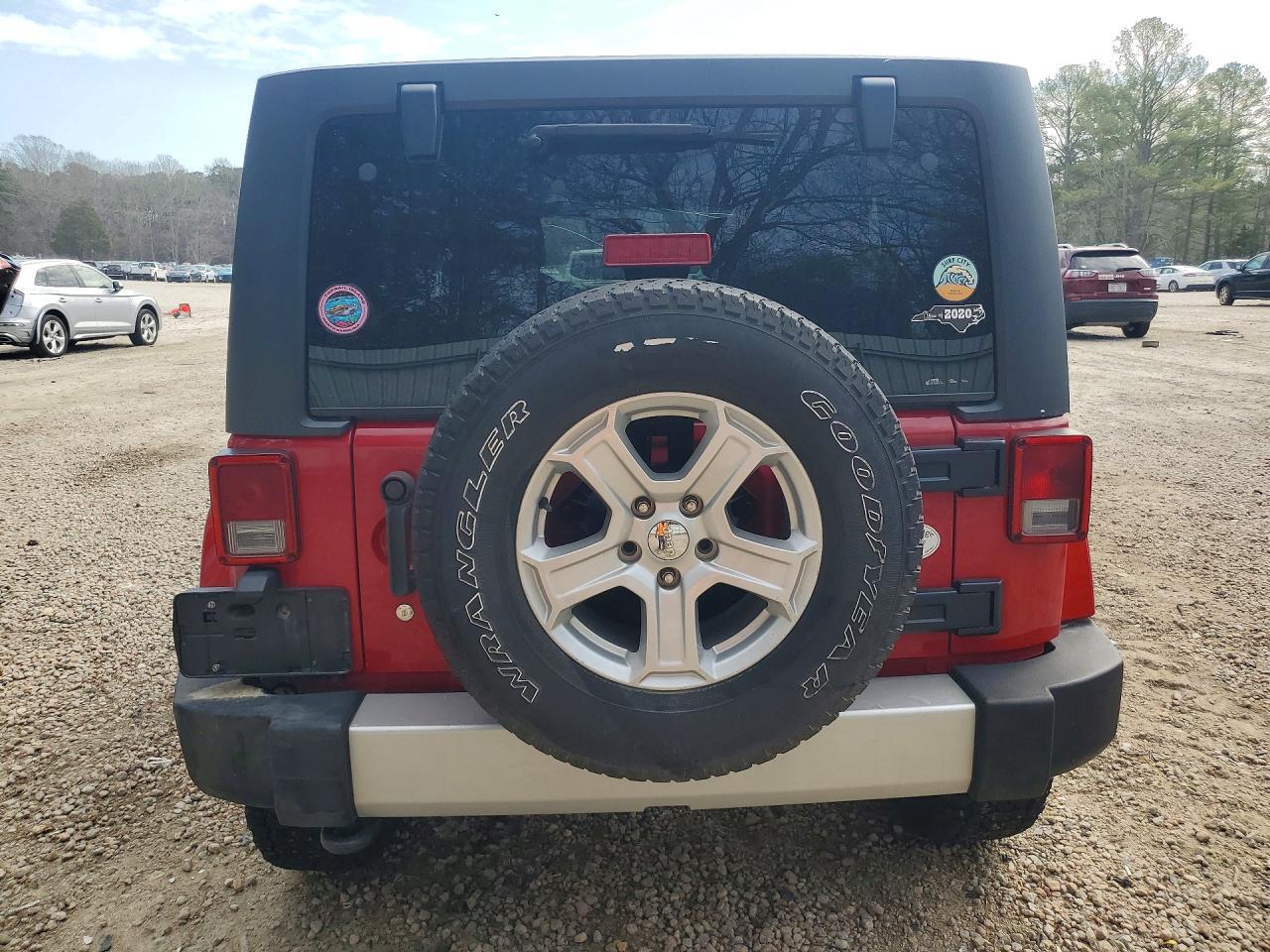 2011 Jeep Wrangler Unlimited Sahara - Фото 6