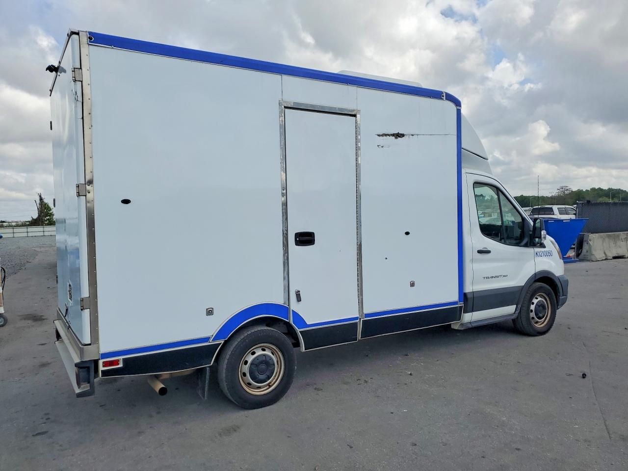 2020 Ford Transit Delivery Truck - Фото 3