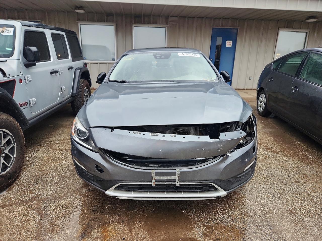 2017 Volvo S60 Cross Country T5 - Image 5