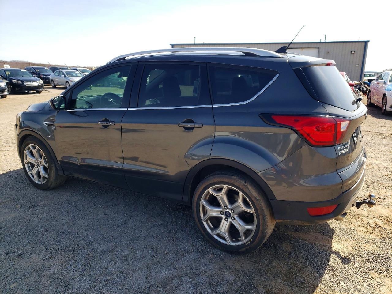 2019 Ford Escape Titanium - Фото 2