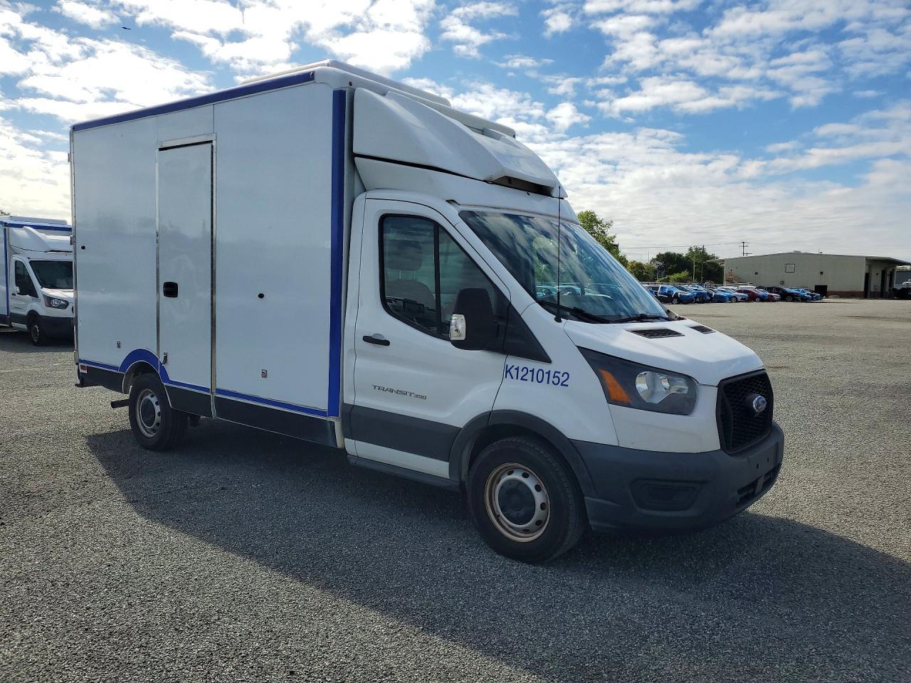 2021 Ford Transit Delivery Truck - Фото 4