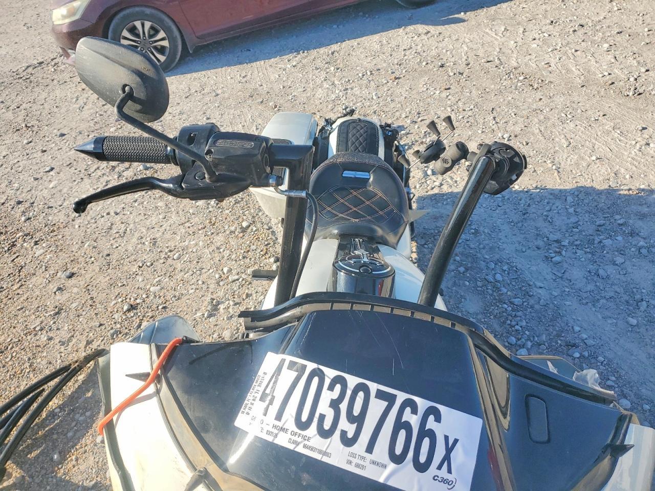 2018 Harley-Davidson Fltrxs Road Glide Special - Image 5