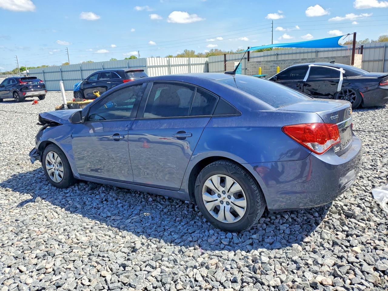 2014 Chevrolet Cruze Ls - Фото 2