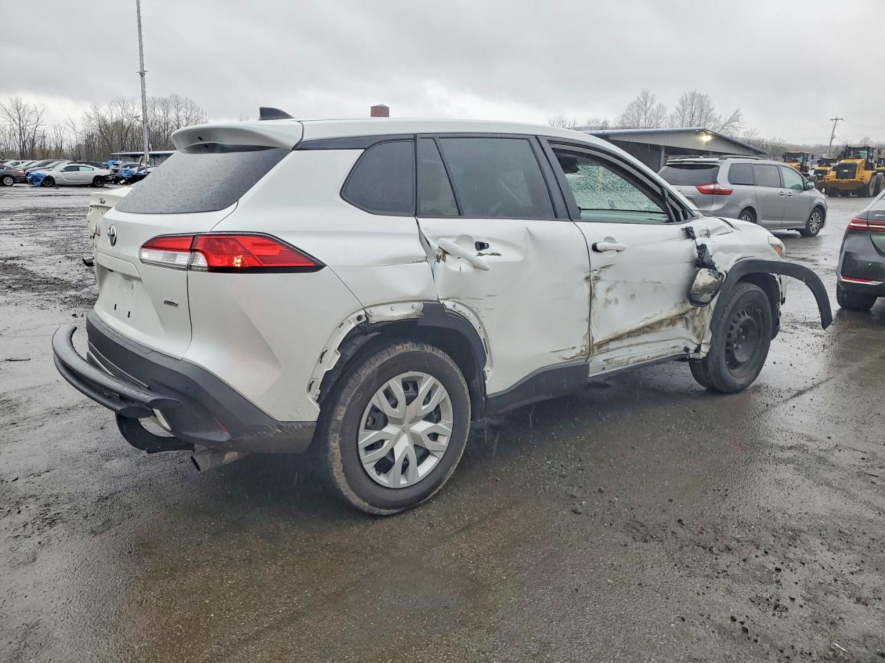 2022 Toyota Corolla Cross L - Фото 3