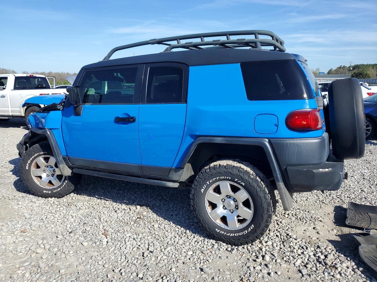 2007 Toyota Fj Cruiser - Image 2