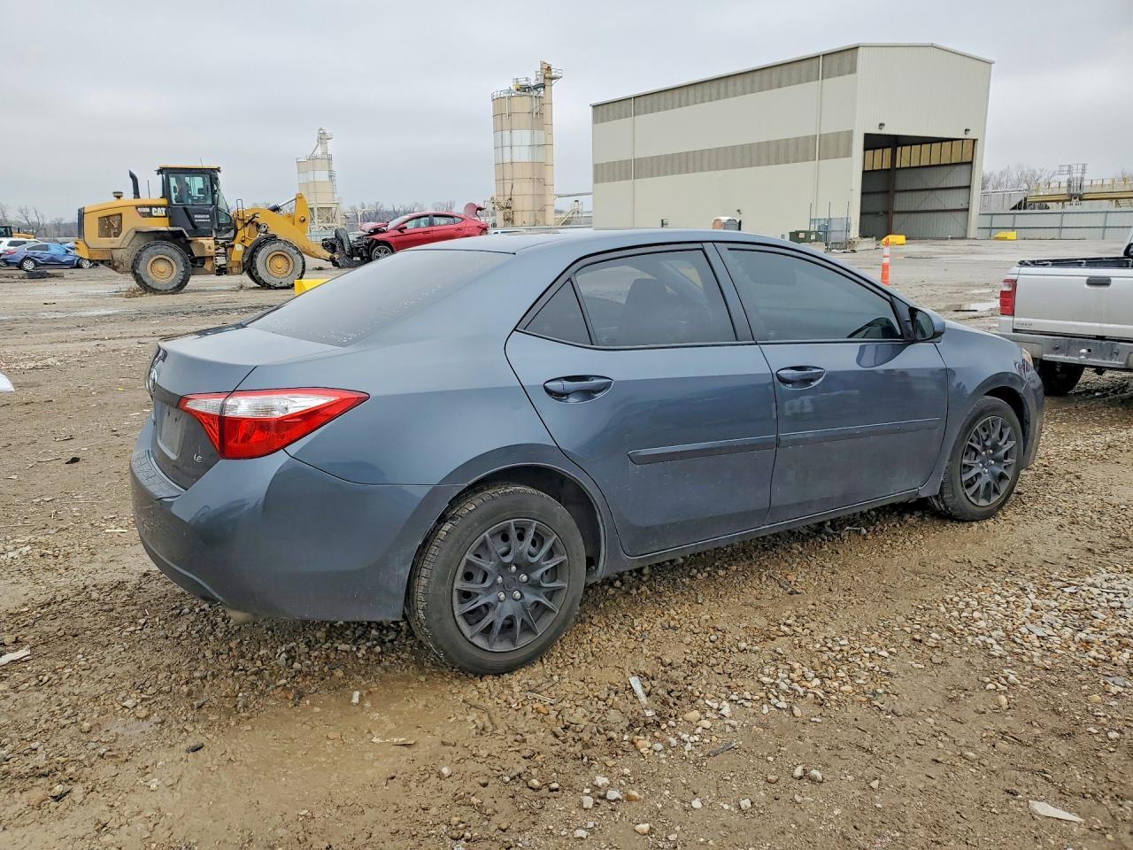 2015 Toyota Corolla L - Фото 3